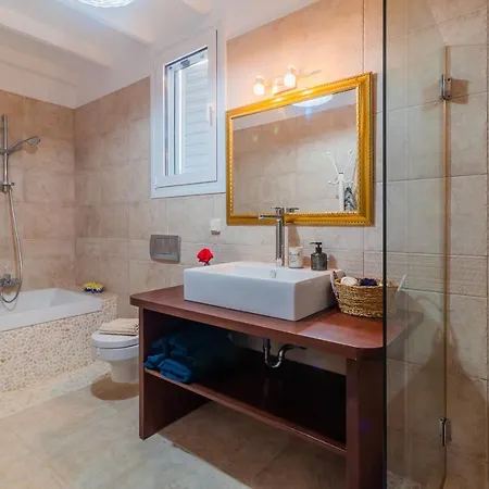 Willa Sunrise Villa, - Garden Gate Opens Onto The Potamion