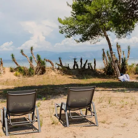 Sunrise Villa, - Garden Gate Opens Onto The Willa Potamion