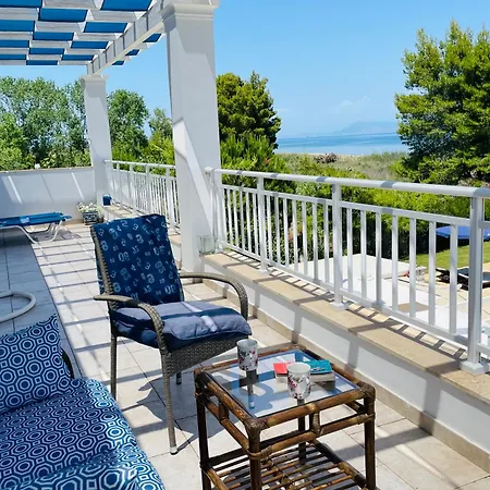 Sunrise Villa, - Garden Gate Opens Onto The Willa