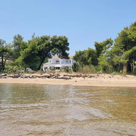 Sunrise Villa, - Garden Gate Opens Onto The Potamion