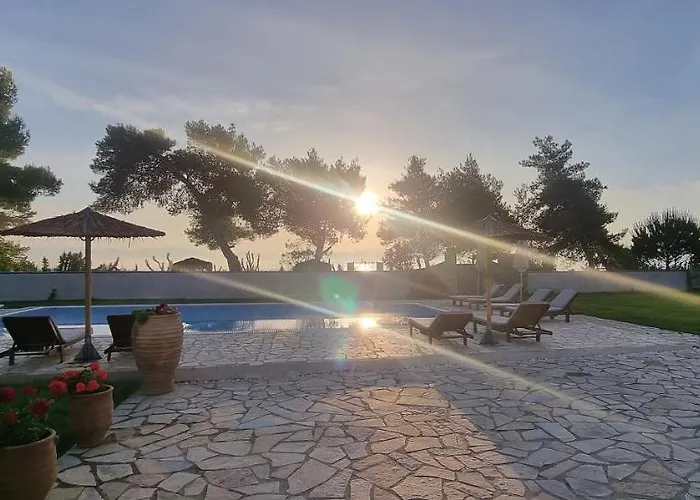 Villa Sunrise Villa, - Garden Gate Opens Onto The