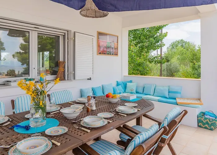 Villa Sunrise Villa, - Garden Gate Opens Onto The *