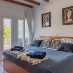 Sunrise Villa, - Garden Gate Opens Onto The Potamion