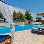 Villa Sunrise Villa, - Garden Gate Opens Onto The *