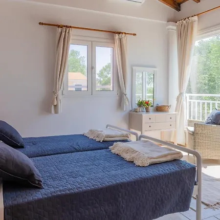 فيلة Sunrise Villa, - Garden Gate Opens Onto The