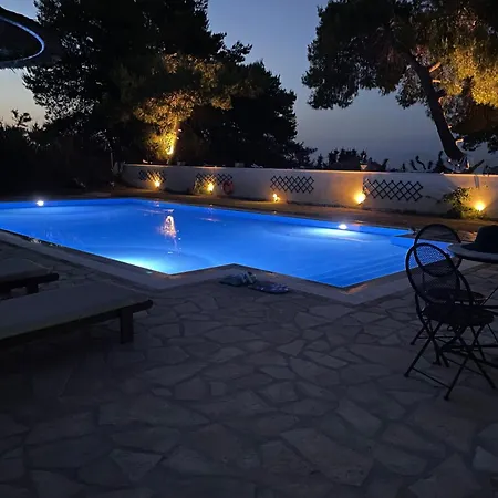 Villa Sunrise Villa, - Garden Gate Opens Onto The